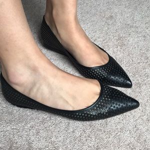 Pointed Black Flats Vince Camuto NWT